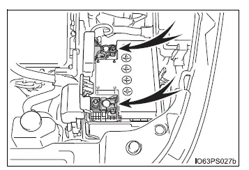 Toyota Prius - Compartimiento del motor