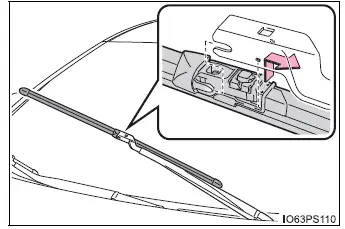 Toyota Prius - Sustitución de la escobilla del limpiaparabrisas